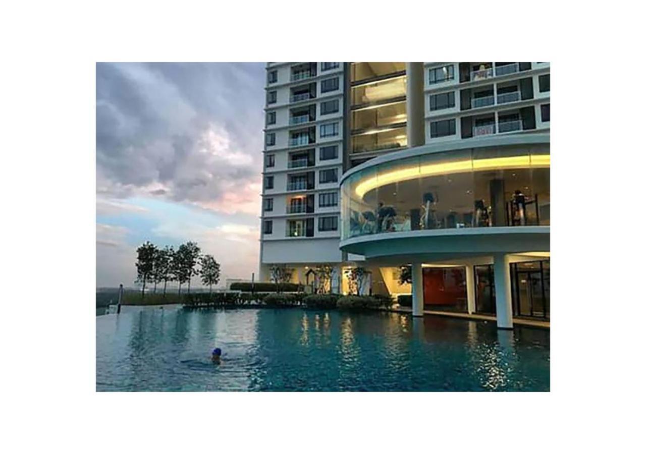 Romance Full House Three Premier Suite Butterworth Exterior photo